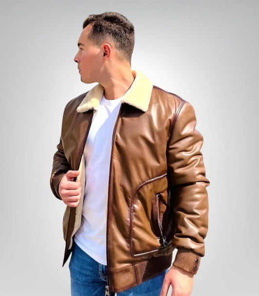 Leather bomber jacket with beige fur collar – classic men’s outerwear