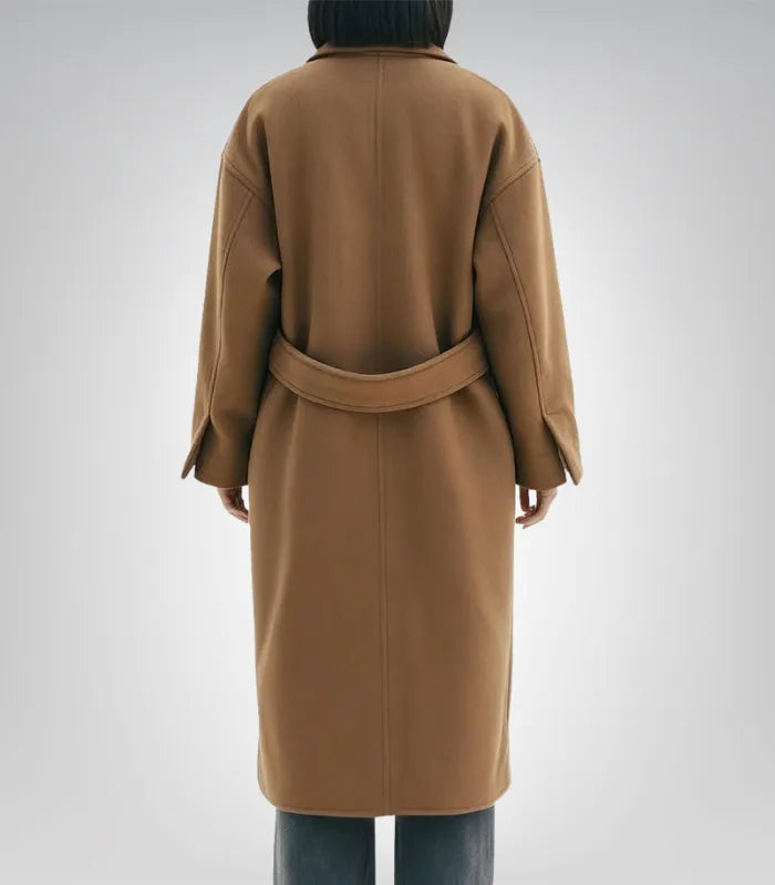 Women’s long camel wool coat with oversized fit – cozy winter outerwear