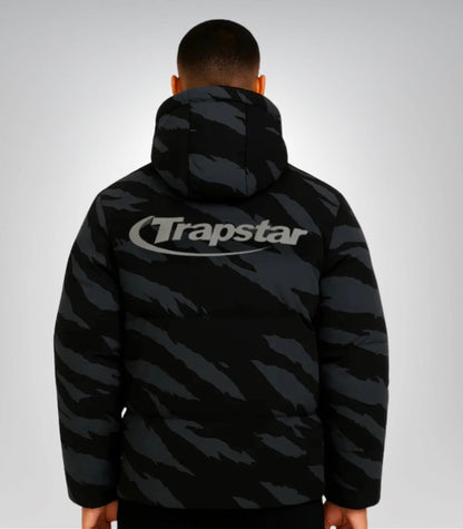 Trapstar Irongate winter puffer – black streetwear jacket for men